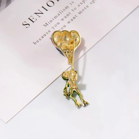 VQ Frog Brooch - Picture 4 of 7